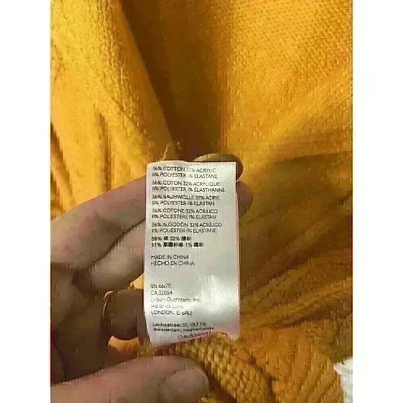 Pilcro Womens Size XS Yellow Long Sleeve Button Up Sweater Collared Oversized - Picture 6 of 6